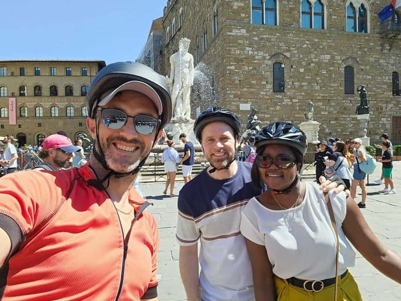 Florence: Untold Bike tour with Roberto - Roberto’s Style: Funny, Focused, and Built for Real Listening