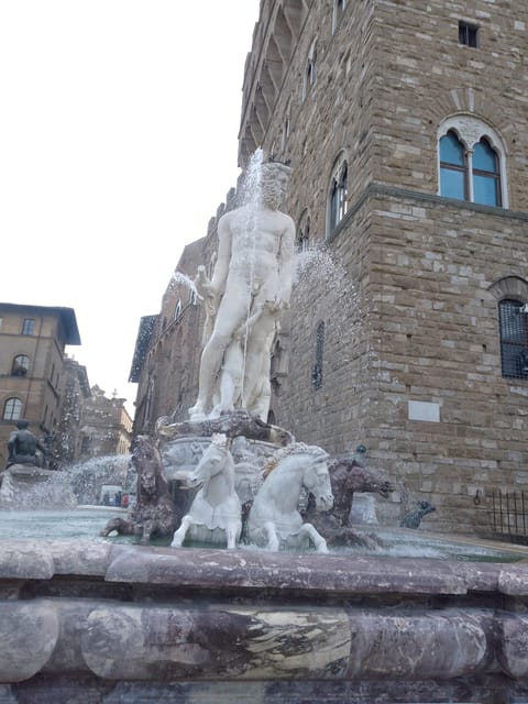 Florence Unveiled: The Rivalry of Leonardo and Michelangelo - Leonardo vs Michelangelo, mapped onto real Florence corners