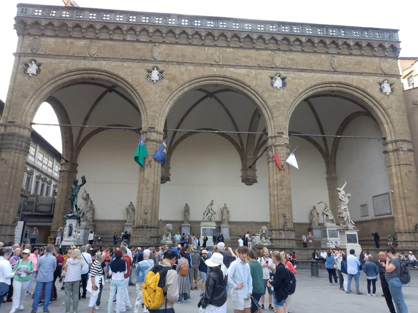 Florence Unveiled: The Rivalry of Leonardo and Michelangelo - Piazza della Signoria and Ponte Vecchio: Medici power and the art of persuasion