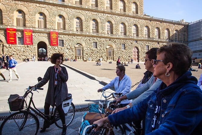 Florence Vintage Bike Tour–guided, small group or private option - Where you start and the first minutes that matter
