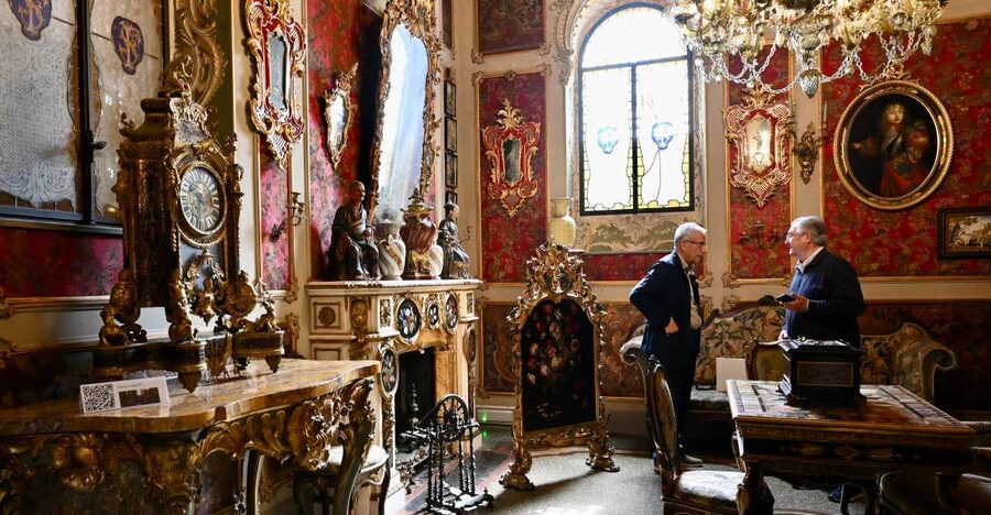 Florence: Visit to Frederick Stibbert's Villa and Park - Inside the villa: 20,000 objects and the art of staging