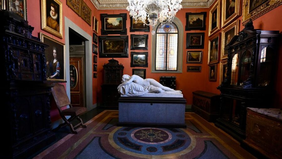 Florence: Visit to Frederick Stibbert's Villa and Park - Why a private guided tour is worth it at Stibbert