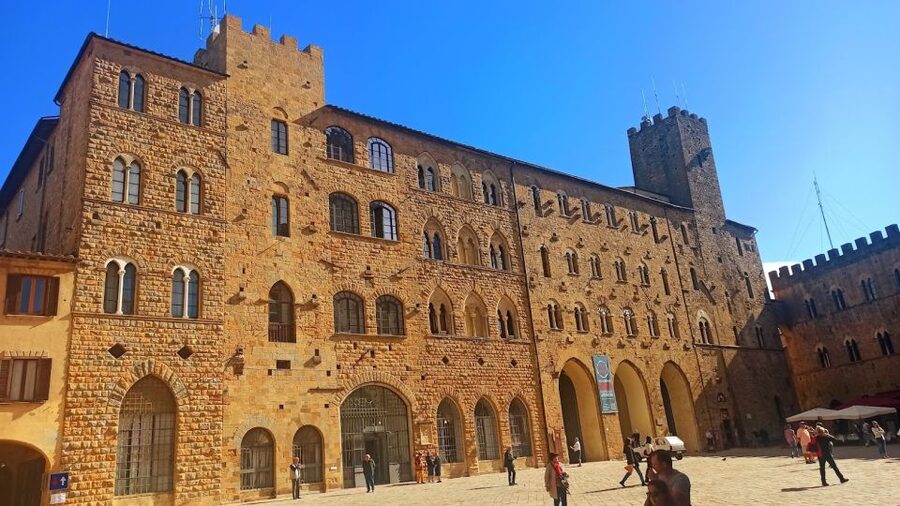Florence: Volterra & San Gimignano Wine Tour with Lunch - The Chianti wine road photo stop: quick, scenic, useful