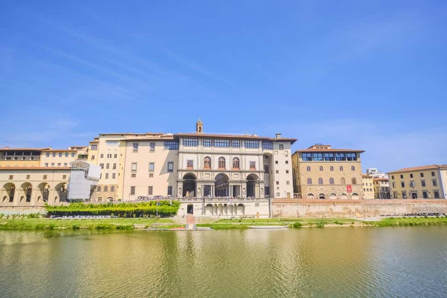 Florence: Walking Tour and Accademia Gallery Tour - Guide Style Matters: Spanish or English, and What Reviews Suggest