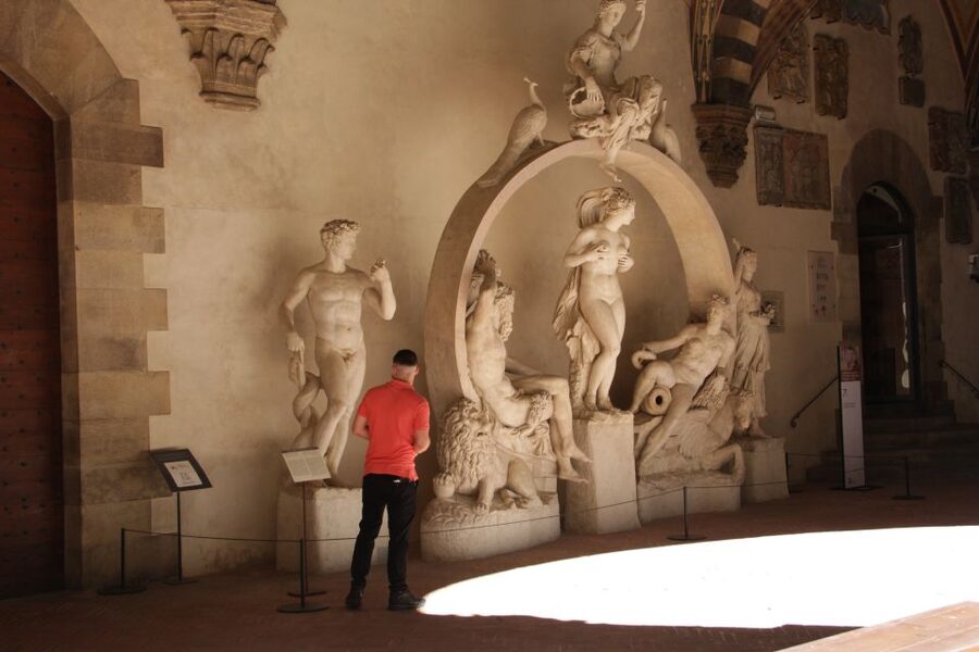Florence: Walking Tour and Bargello Museum - Republic Square: Roman Foundations in 58 BC