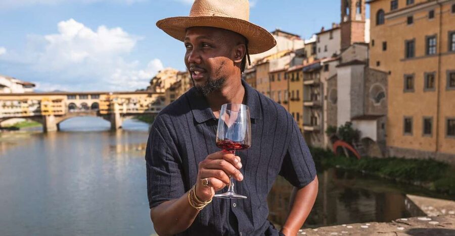 Florence: Wine-tasting Experience in Front of Ponte Vecchio - A Ponte Vecchio wine tasting that feels local, not touristy