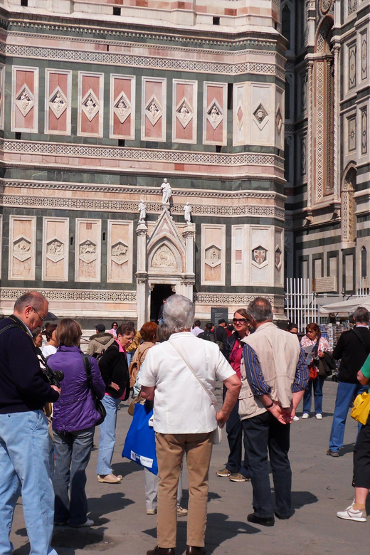 Florenz: most important Moments in 3 hours - Santa Maria Novella facade, Alberti details, and the Dominican pharmacy finish