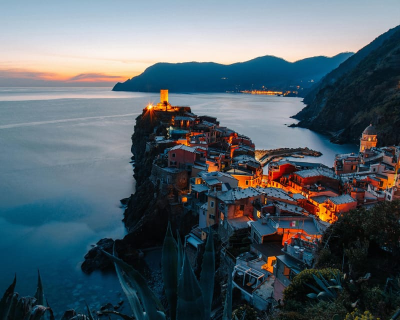 From Florence: Cinque Terre guided tour with Lucca - Corniglia: the Cinque Terre town that isn’t on the beach