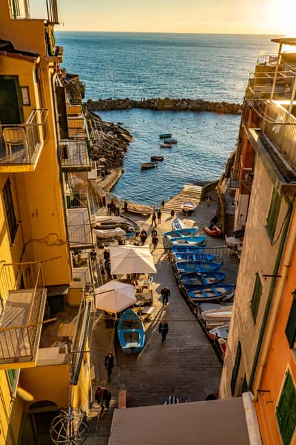 From Florence: Cinque Terre Private Day Trip - A private van from Florence that keeps Cinque Terre easy to manage