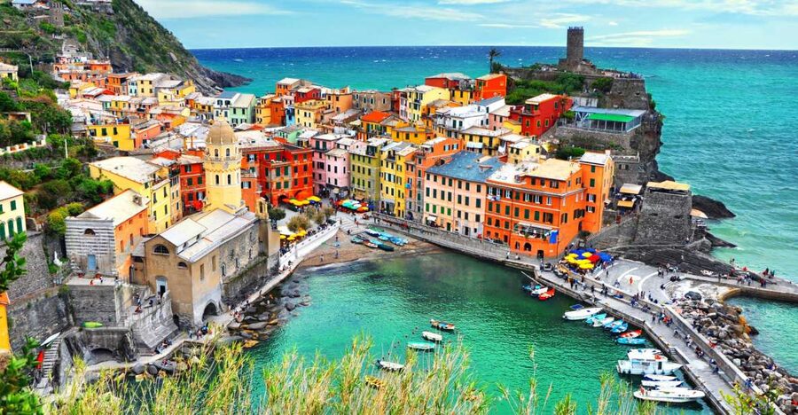 From Florence: Cinque Terre Small-Group Day Trip - From Florence by minibus to Manarola’s best angles