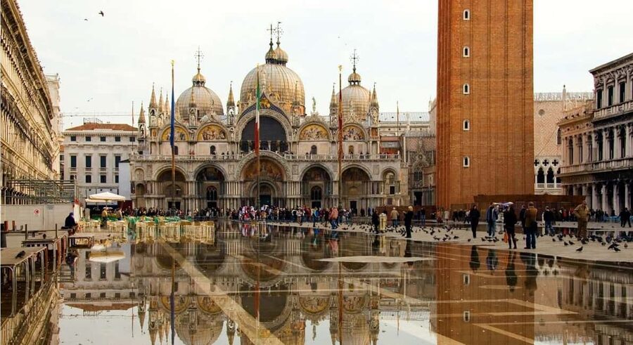 From Florence: Explore Venice in a Full Day Tour by Train - Arrival in Venice, First Look and a Guided Sense of Place