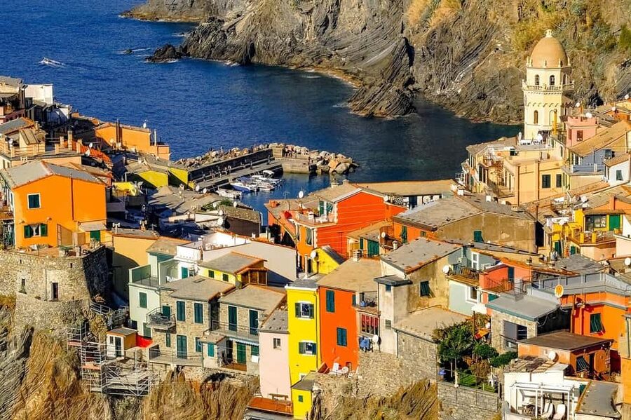 From Florence: Full-Day Private Cinque Terre Tour with Pisa - Vernazza: harbor and beach time, plus the best “wandering” window