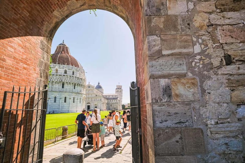 From Florence: Half-Day Pisa Tour and Optional Leaning Tower - The Piazza dei Miracoli walk-through: what you actually see