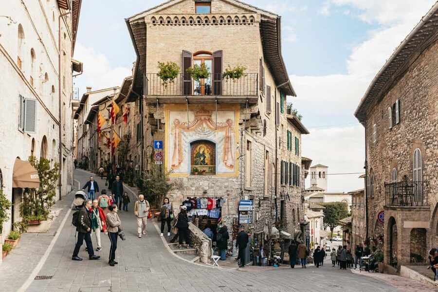 From Florence: Orvieto and Perugia Tour with Church Visits - Assisi before the churches: the story you’ll hear in the lead-up