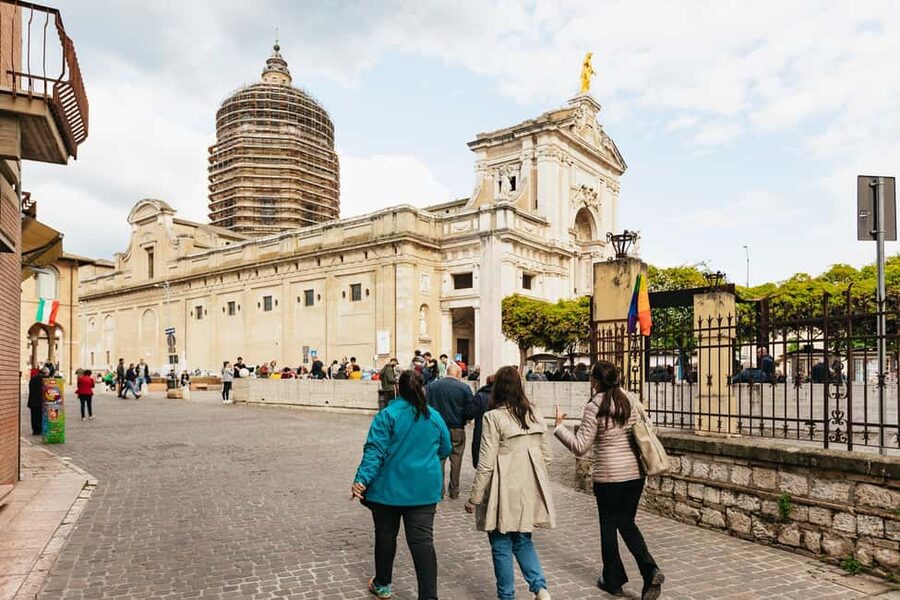 From Florence: Orvieto and Perugia Tour with Church Visits - Perugia free time: how to use your hours in the medieval center