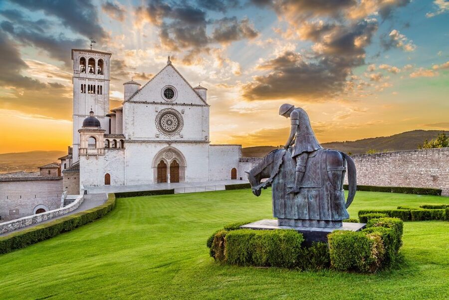 From Florence: Private Day Trip to Assisi and Cortona - Private Mercedes pickup: starting calm in Florence