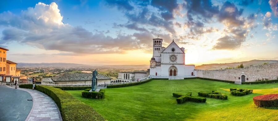 From Florence: Private Day Trip to Assisi and Cortona - Basilica of San Francesco d’Assisi and Santa Maria Maggiore
