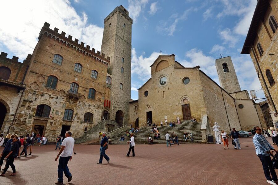 From Florence: Private Siena, San Gimignano + wine tasting - Monteriggioni’s walls and the Dante connection, plus a typical lunch