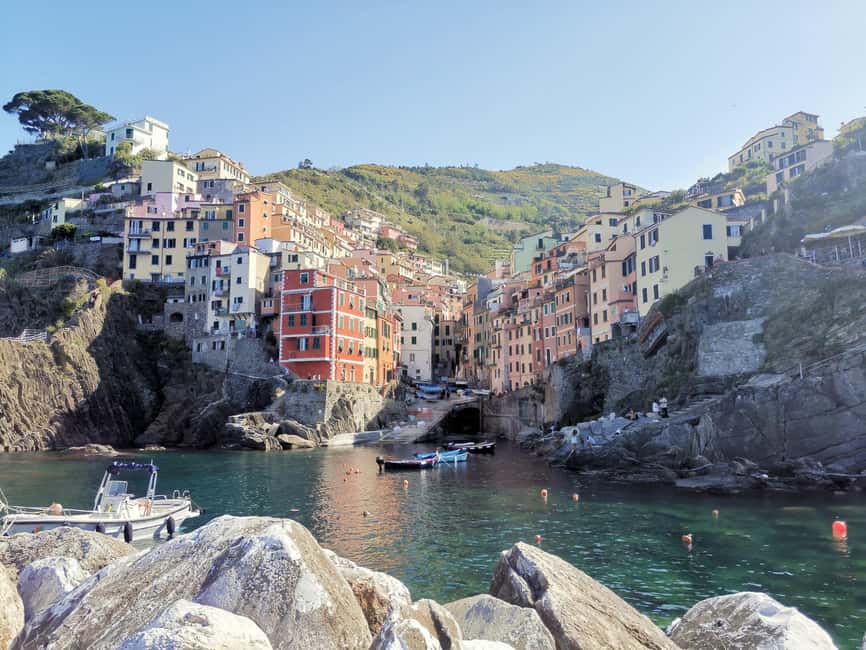 From Florence: Small-group to Cinque Terre and Pisa Day Tour - Vernazza: free time for lunch, viewpoints, and the Castle Doria area