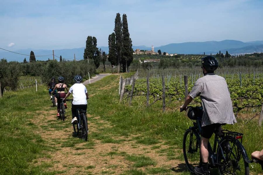 From Florence: Tuscan Hills Biking with Farm Tour and Lunch - Meeting at Via del Campuccio and Getting Your Bike Right