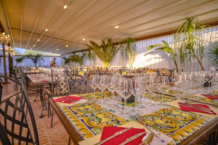 From Florence: Wine Tasting and Dinner in Chianti Vineyards - From Florence to Piazzale Montelungo, the meeting spot that needs prep