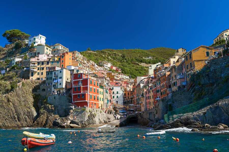 From Livorno: Day Trip to Pisa and Cinque Terre's Manarola - Piazza dei Miracoli in Pisa: Your Free Time With the Right Anchors