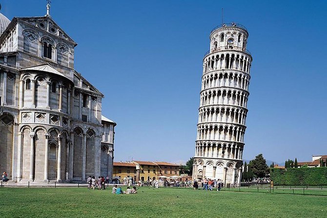 From Livorno to Pisa on your own with optional Leaning Tower Ticket - Livorno meeting point, where the green shirts matter