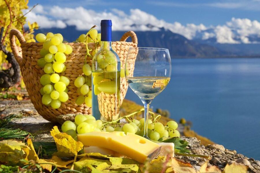 From Pisa: Cinque Terre Small Group Tour - Price and value: what you pay for, and what you still bring yourself