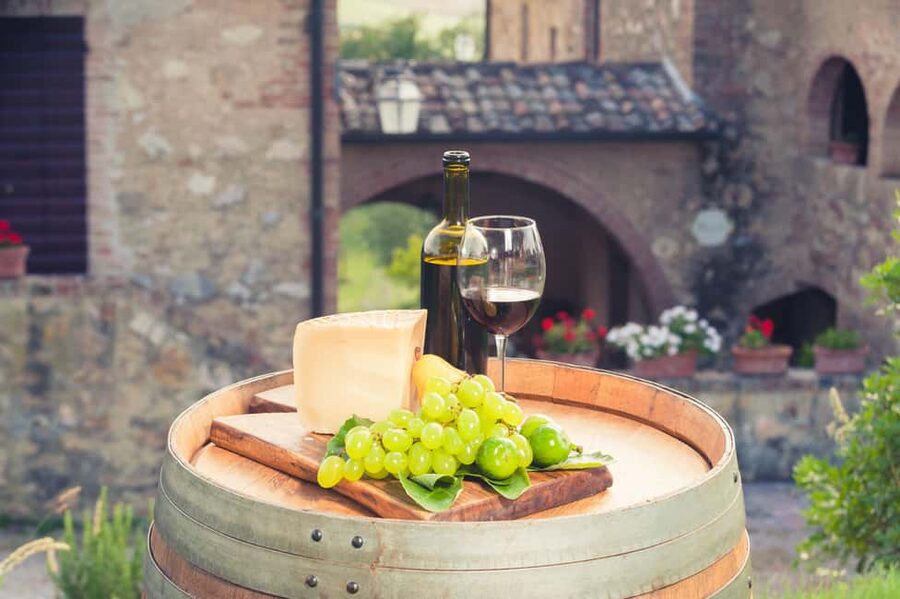 From Pisa or Lucca: Half-Day Tuscany Chianti Wine Tasting - Pick-up timing, minivan comfort, and the 4 to 4.5 hour flow