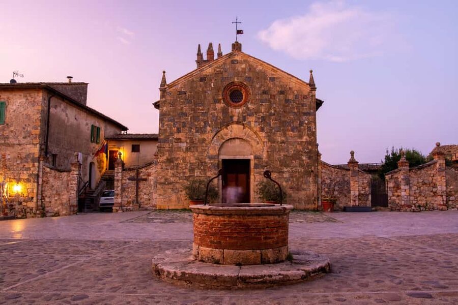 From Siena: Chianti and Castles Tour with Wine Tastings - Getting In the Van: Hotel Minerva Meeting Point and the 15-Minute Rule
