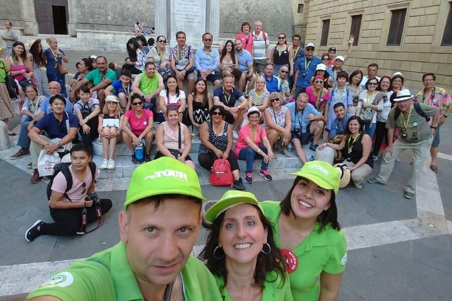 From Siena: Tuscany Hills Wine Tour - Guides and hosting: why the human part matters