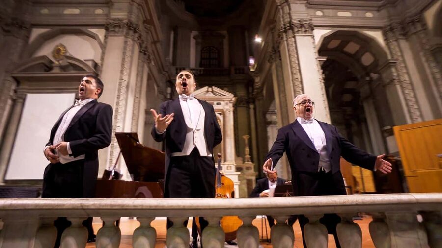 Heart of Florence: Dinner and Three Tenors Concert Ticket - The Concert at Cattedrale dell’immagine: Close-up opera arias and Neapolitan songs