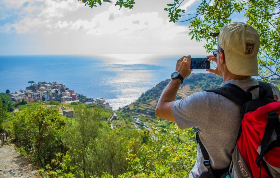 La Spezia: Cinque Terre Guided Hiking Tour - Entering Cinque Terre by foot, with a plan that actually works