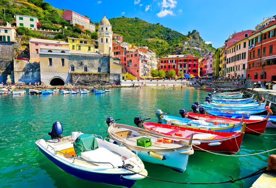 La Spezia: Cinque Terre Guided Hiking Tour - Corniglia’s charm: the hilltop village and narrow alley wandering