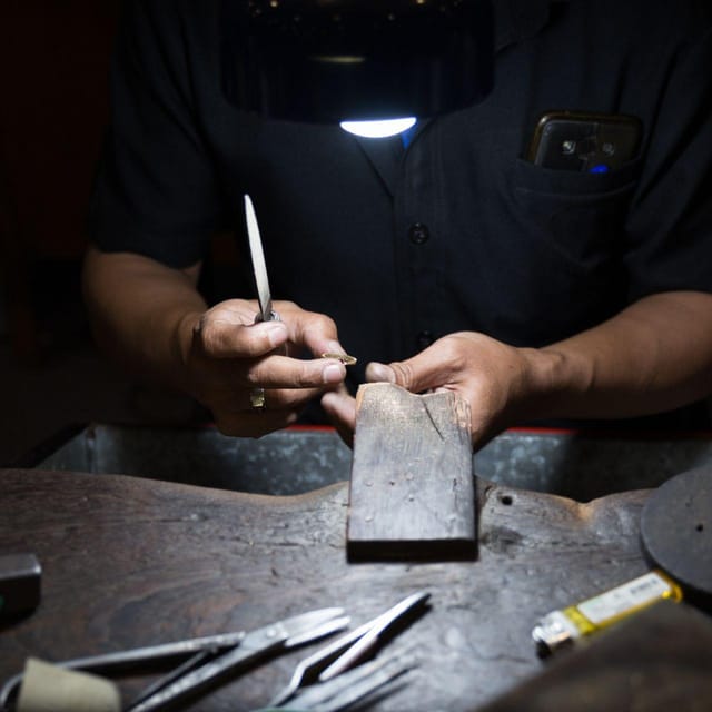 Leather and Passion: A Tour of Florentine Craftsmanship - Goldsmith or jeweler workshop: seeing precious metals become jewelry