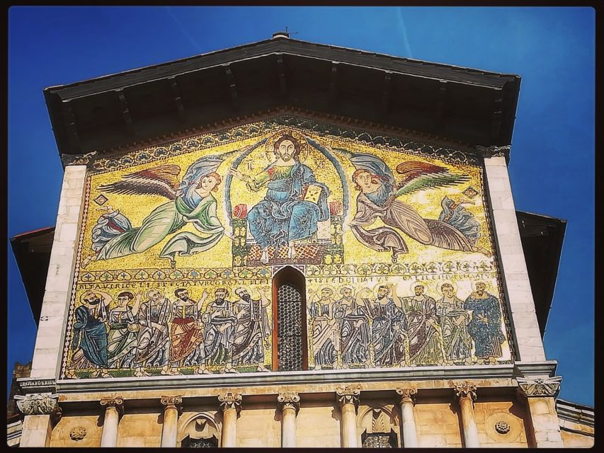Lucca: 2-Hour City Center Walking Tour - Piazza Napoleone And Via Fillungo: The Streets Where Lucca Lives