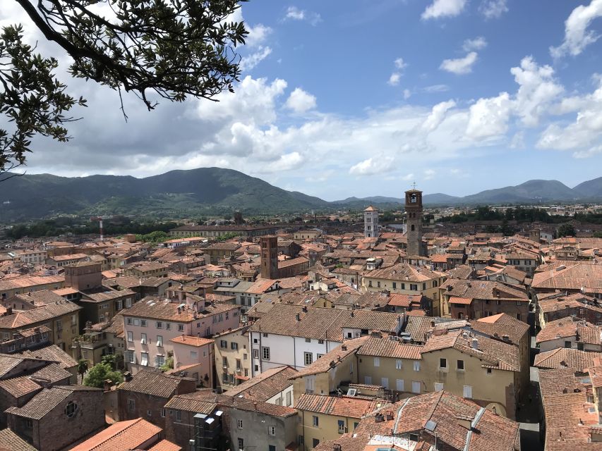 Lucca: 2-Hour City Center Walking Tour - Torre delle Ore And Torre Guinigi: Two Towers, Two Reasons To Look Up