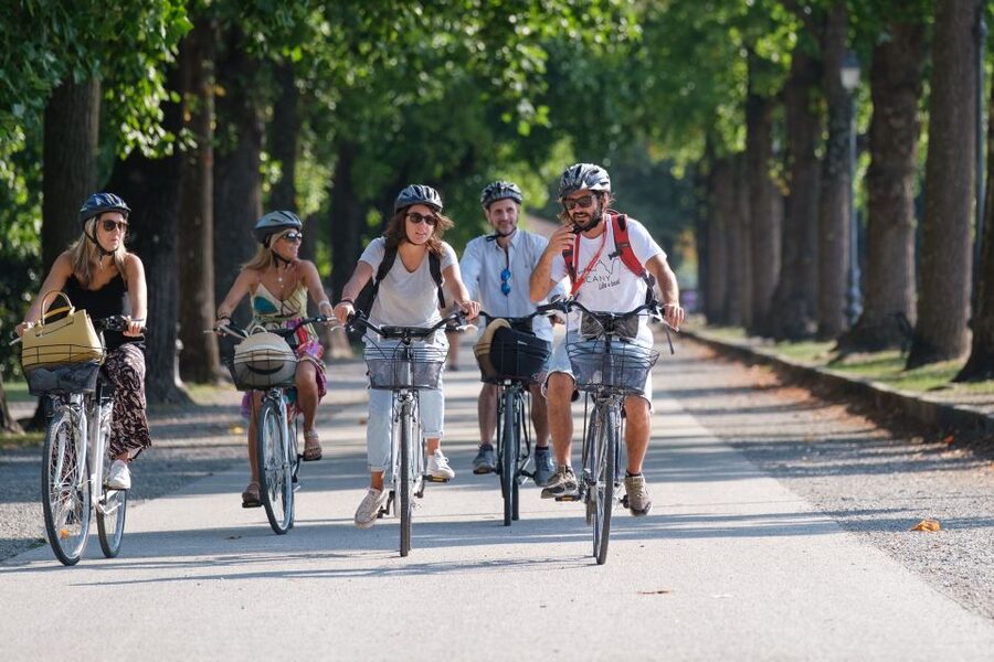 Lucca: 3-Hour Bikes & Bites Foodie Adventure like a Local - Lucca by bike, where the city walls do the sightseeing for you
