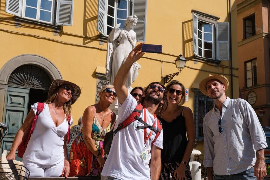 Lucca: 3-Hour Bikes & Bites Foodie Adventure like a Local - East side Lucca and Piazza Grande, the ride that makes it feel complete