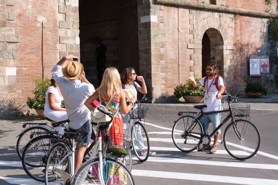 Lucca: 3-Hour Bikes & Bites Foodie Adventure like a Local - Start point, bikes, and the practical pace you should plan for