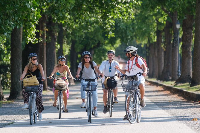Lucca Bikes and Bites with food tastings for Small Groups or Private - Where you start at the Lucca Bike rental in Piazzale B. Ricasoli
