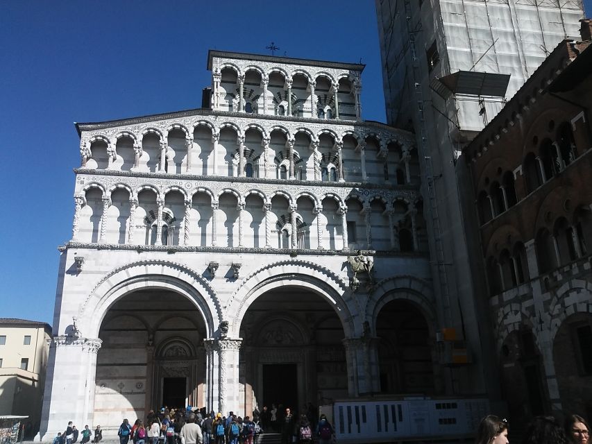 Lucca: City Highlights Walking Tour - Languages, timing, and who should book this walk