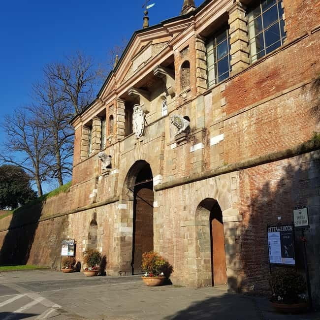 Lucca classica: visita guidata in ITALIANO - A 2-hour plan that hits Lucca’s big landmarks without dragging