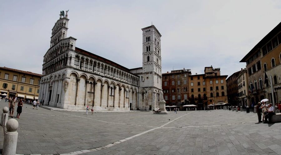Lucca: Guided Walking Tour - Price and value: why $17 can make sense here