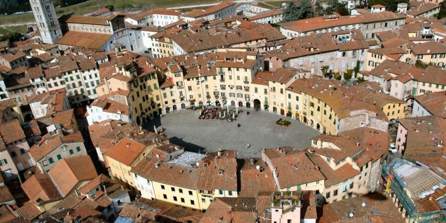 Lucca: Private Guided Walking Tour - Who This Tour Fits Best (and Who Should Rethink It)