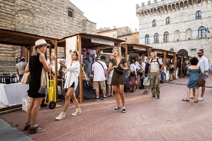 Montepulciano: Guided Walking Tour and Food Tasting - The Restaurant Tastings: Pecorino, Salami, and Handmade Pici