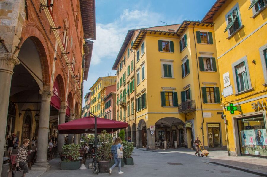 Pisa: 2-Hour Walking Tour - Meeting at Pisa Centrale, then the city story begins immediately