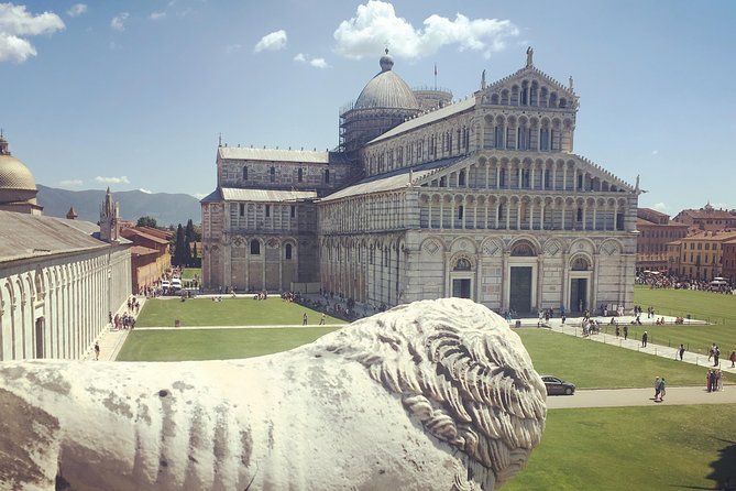 Pisa all inclusive: Baptistery, Cathedral and Leaning Tower guided tour - Start point, getting inside fast, and the dress code
