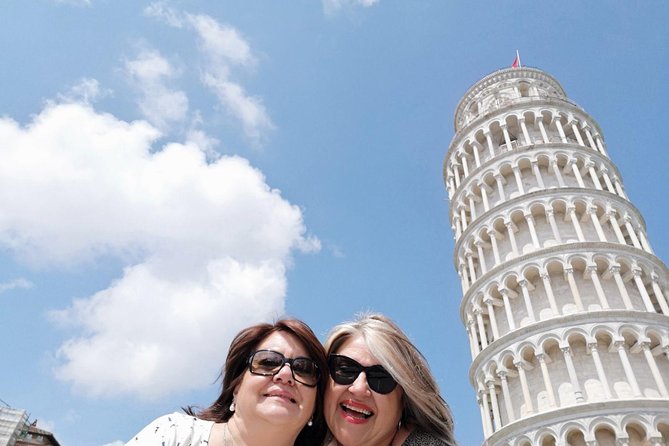 Pisa all inclusive: Baptistery, Cathedral and Leaning Tower guided tour - Piazza del Duomo intro, so the buildings make sense