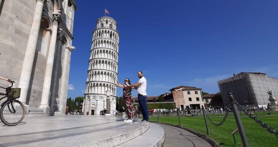 Pisa: Guided Tour with Optional Tower Tickets - Square of Miracles walk: the layout makes more sense with a guide